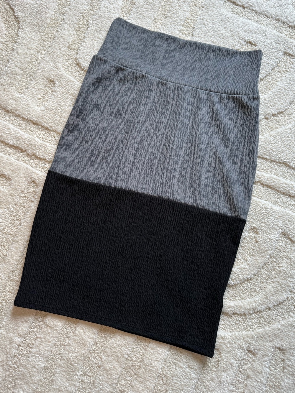 LuLaRoe Two-Tone Gray and Black Pencil Skirt